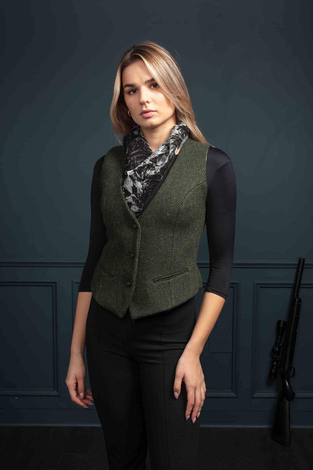 Gilet en tweed vert à chevrons pour femme