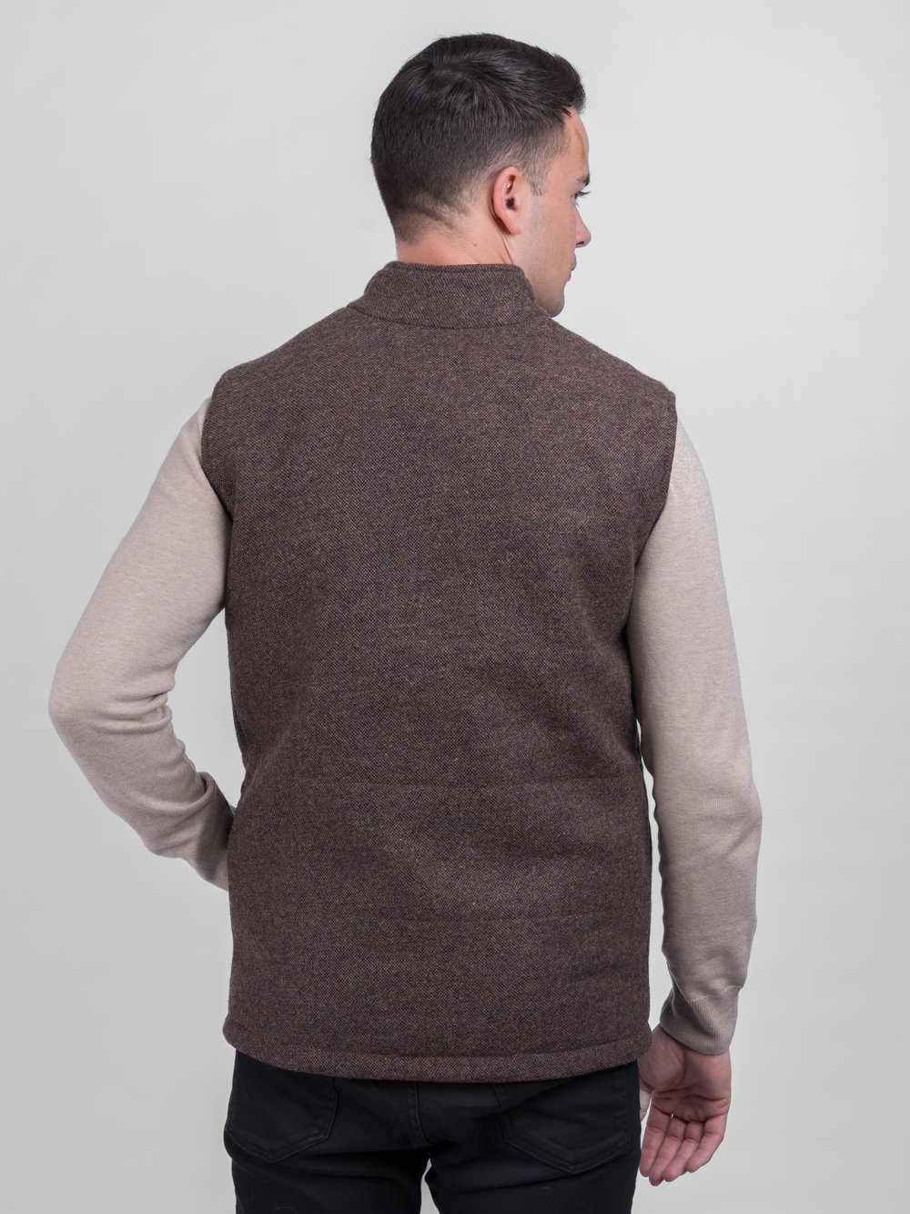 Gilet sans manches en tweed marron avec bordures en cuir Burns Barleycorn